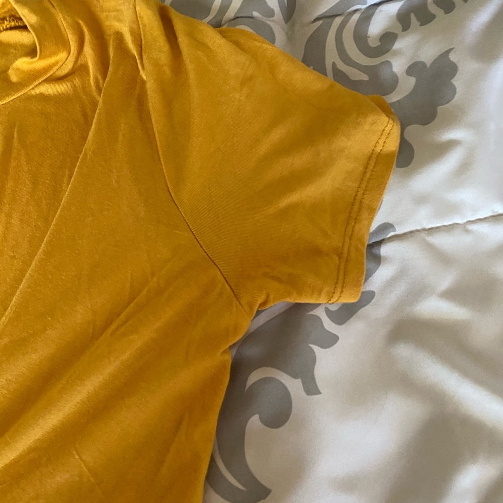 Yellow cropped tee - Picture 4 of 5